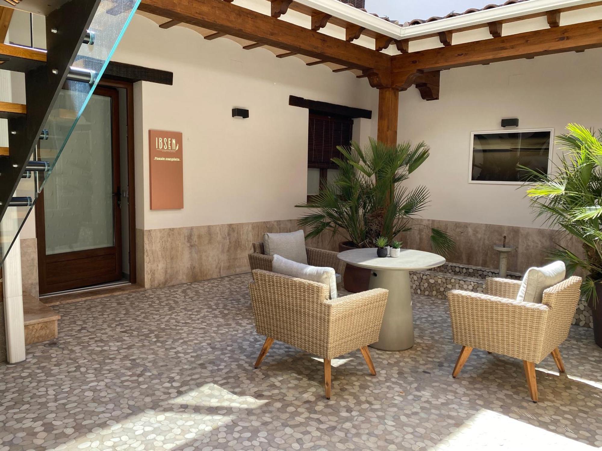 Ibsen Almagro Apartment ภายนอก รูปภาพ